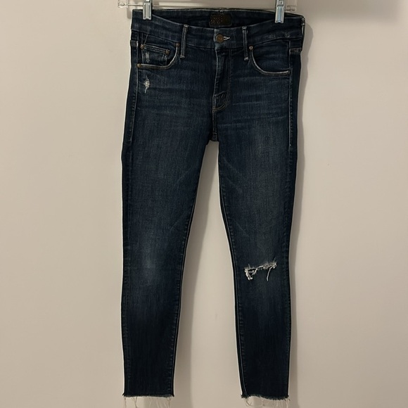 Mother Looker Ankle Fray in Partner in Crime - Picture 3 of 10